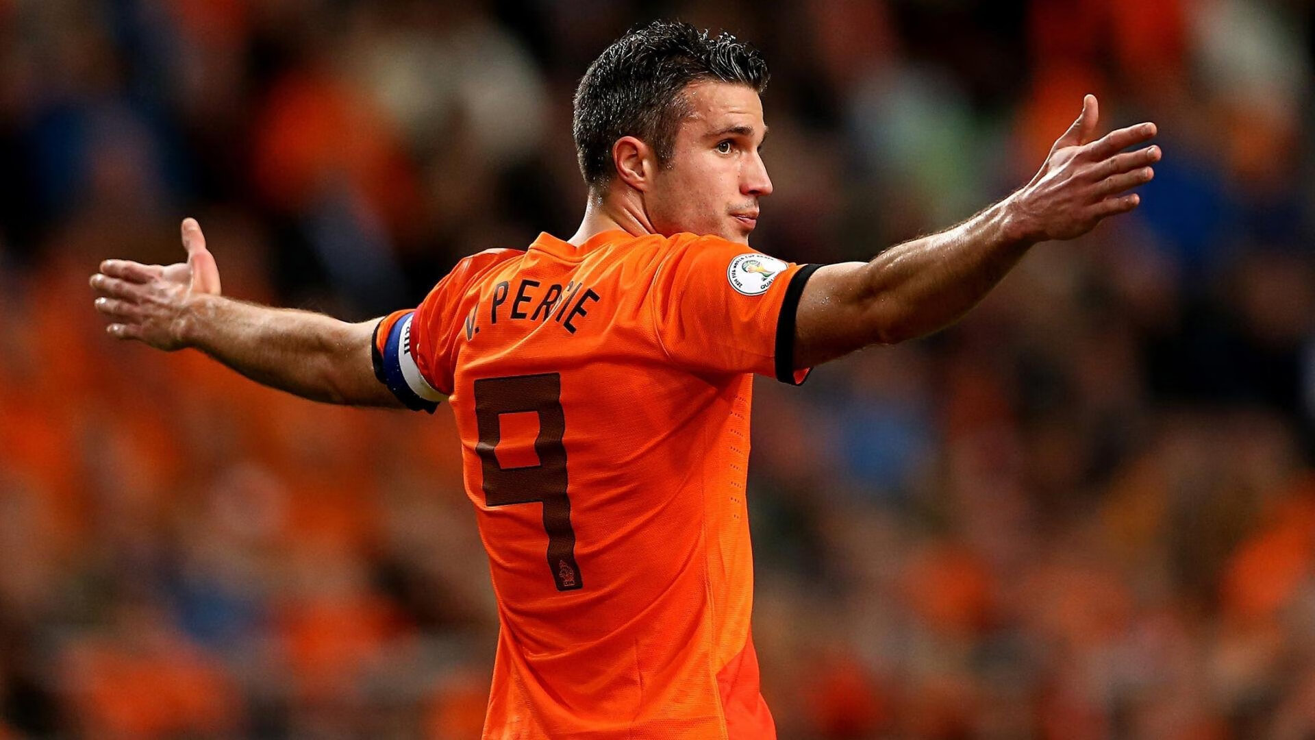 职业联赛落地城市缺乏长期球迷基础，职业联赛俱乐部